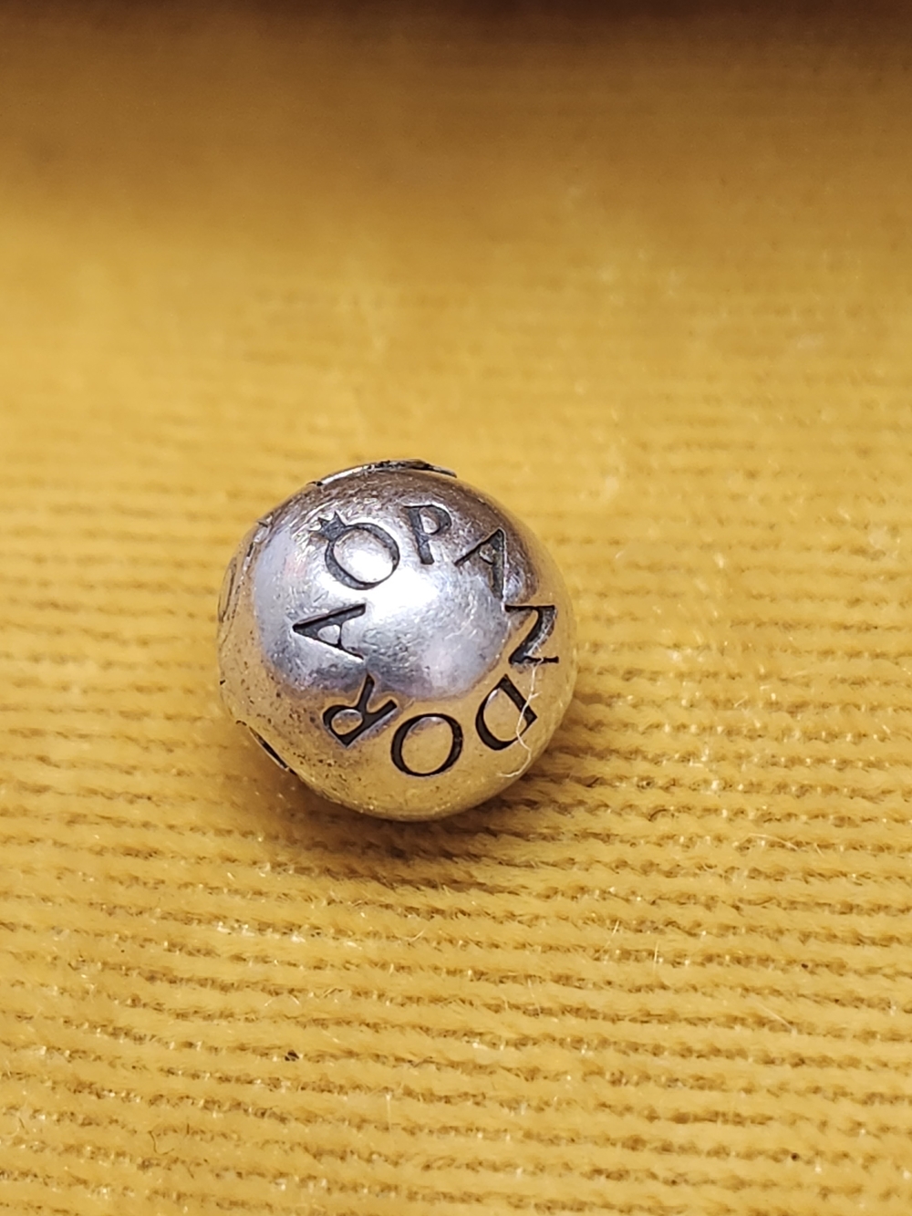 PANDORA Sterling Silver retired Loving Pandora Clip (reference 791015)
